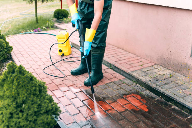 Best Deck Pressure Washing  in Vaughn, WA